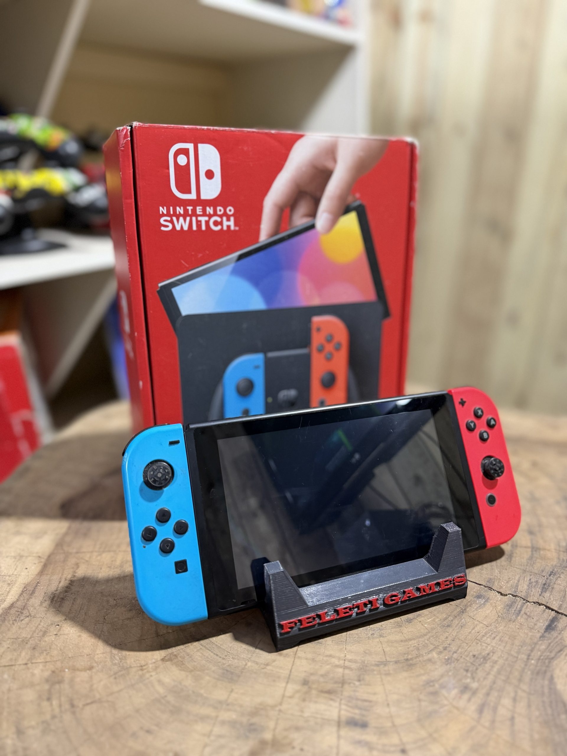Nintendo Switch DESBLOQUEADO com tela polarizada.